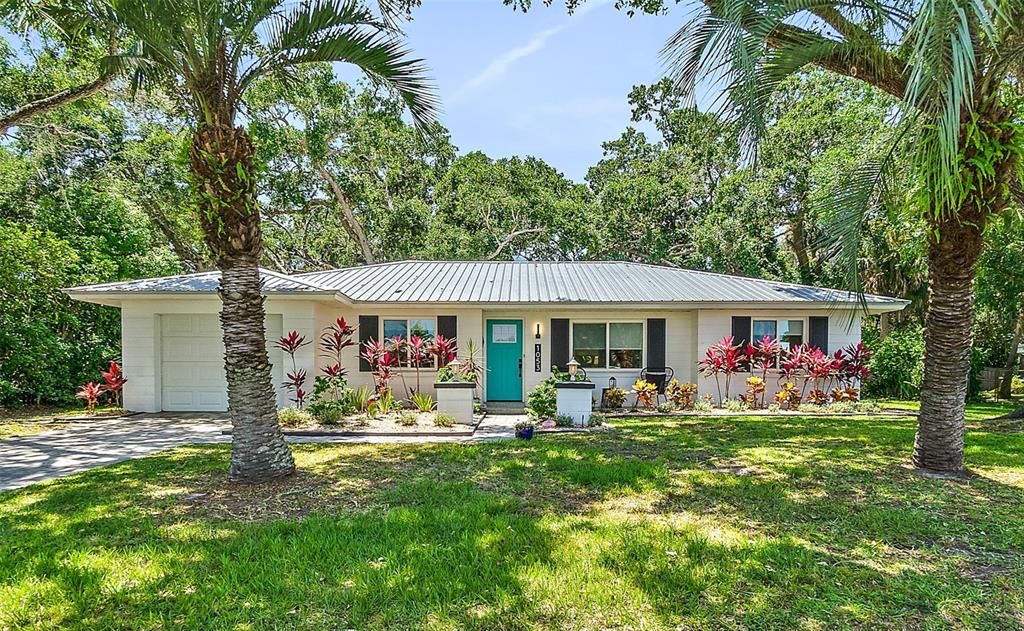 Recently Sold: $450,000 (3 beds, 2 baths, 1447 Square Feet)