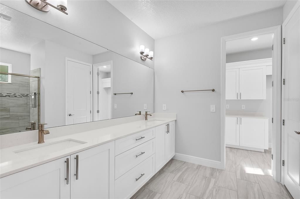 На продажу: $599,000 (4 спален, 2 ванн, 2234 Квадратных фут)