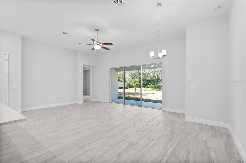 На продажу: $599,000 (4 спален, 2 ванн, 2234 Квадратных фут)