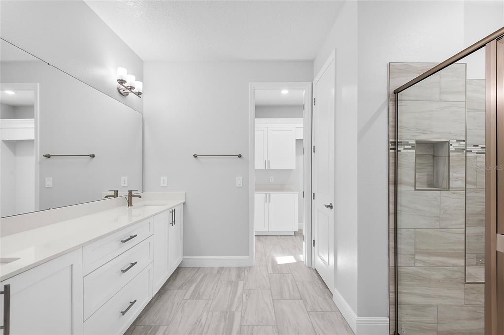 На продажу: $599,000 (4 спален, 2 ванн, 2234 Квадратных фут)