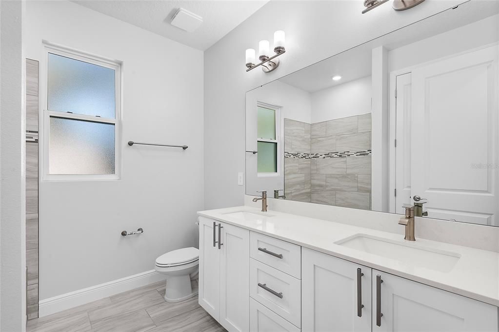 На продажу: $599,000 (4 спален, 2 ванн, 2234 Квадратных фут)