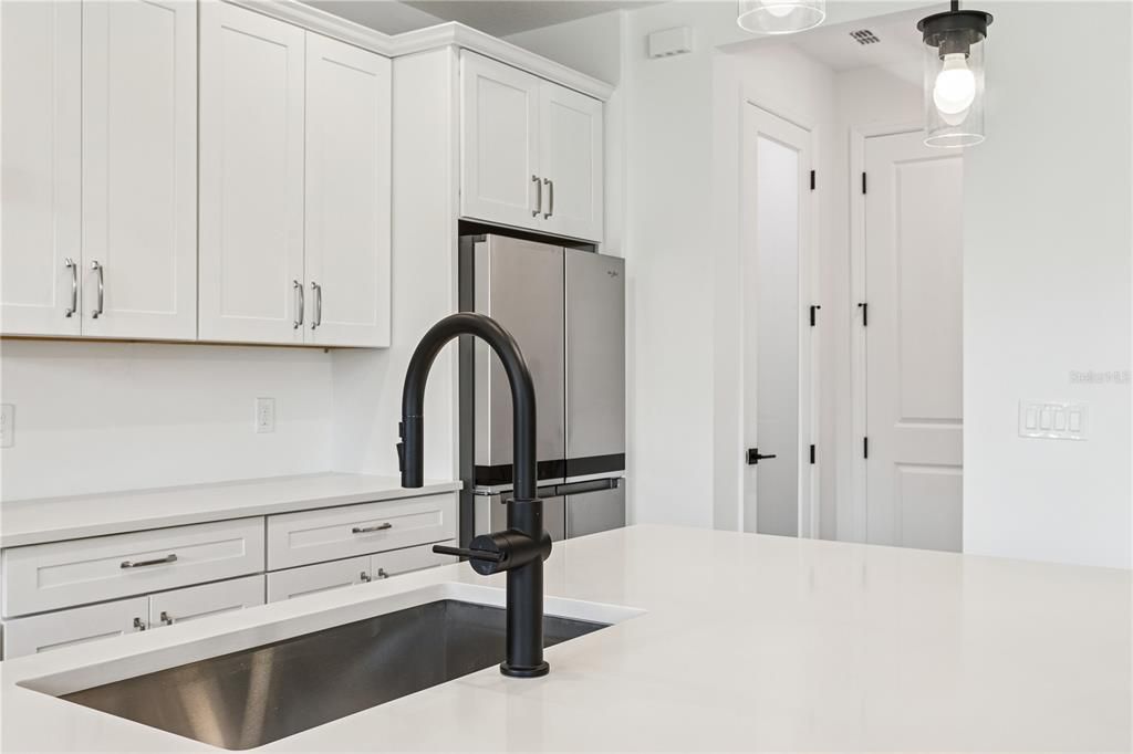 Activo con contrato: $619,000 (4 camas, 3 baños, 3123 Pies cuadrados)