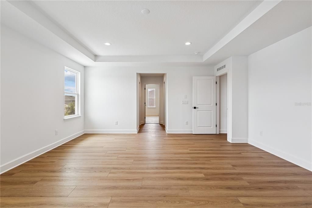 Activo con contrato: $619,000 (4 camas, 3 baños, 3123 Pies cuadrados)