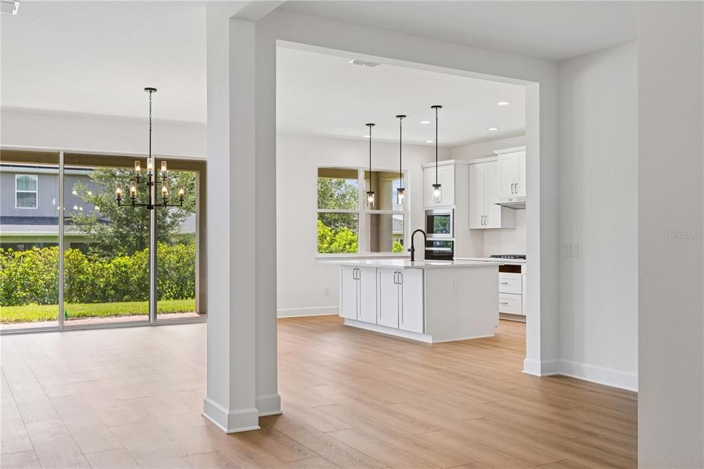 Activo con contrato: $619,000 (4 camas, 3 baños, 3123 Pies cuadrados)