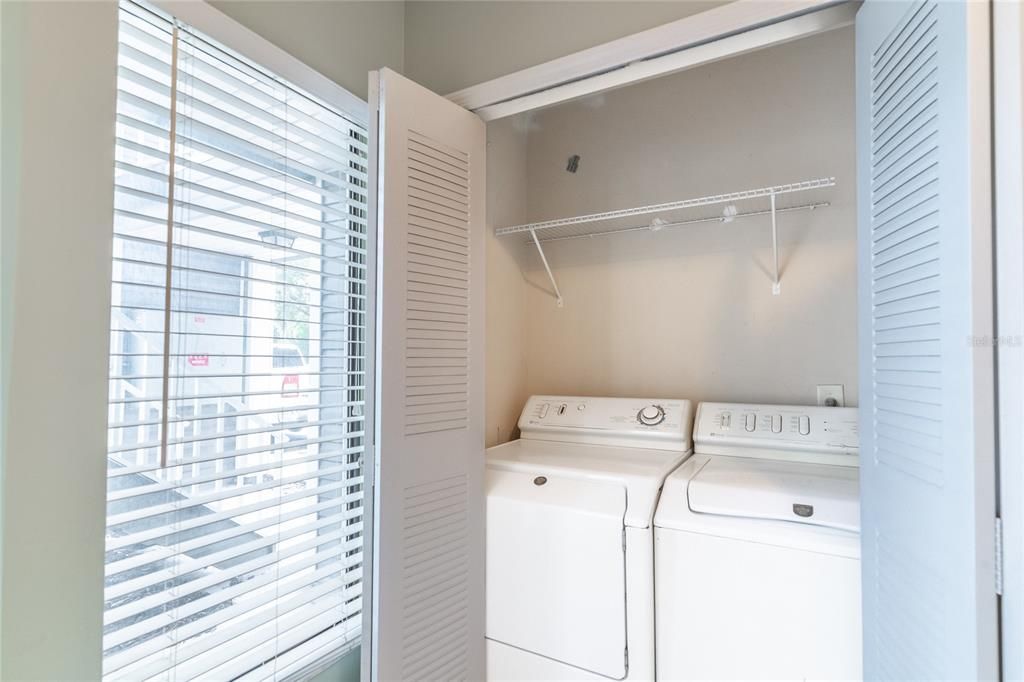 合同活跃: $190,000 (2 贝兹, 2 浴室, 992 平方英尺)