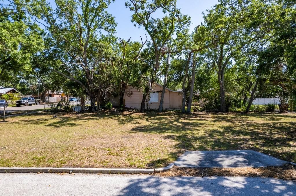 En Venta: $114,000 (0.12 acres)