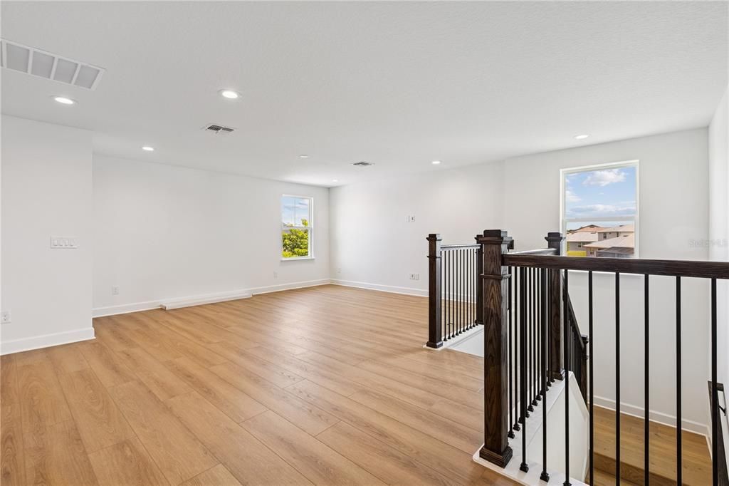Activo con contrato: $635,000 (4 camas, 3 baños, 3136 Pies cuadrados)