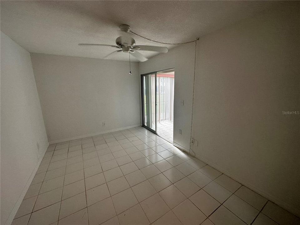Active With Contract: $1,195 (1 beds, 1 baths, 750 Square Feet)
