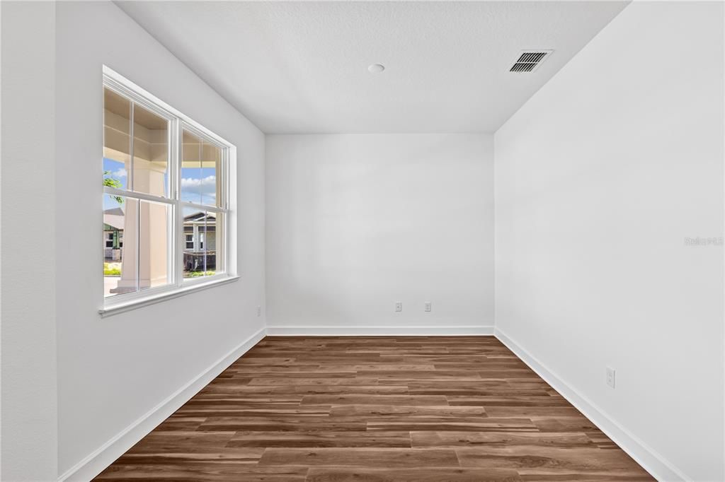 Activo con contrato: $575,000 (4 camas, 3 baños, 2895 Pies cuadrados)