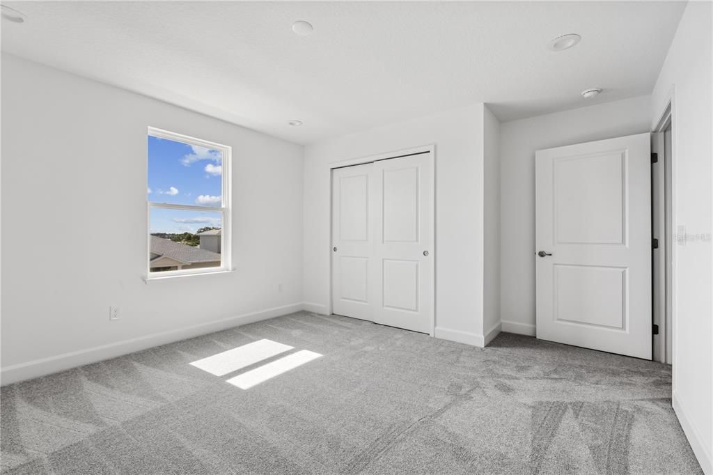 Activo con contrato: $575,000 (4 camas, 3 baños, 2895 Pies cuadrados)