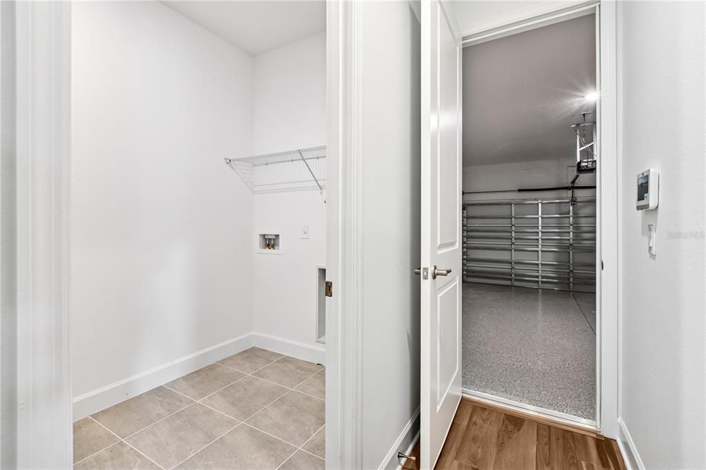 Activo con contrato: $575,000 (4 camas, 3 baños, 2895 Pies cuadrados)