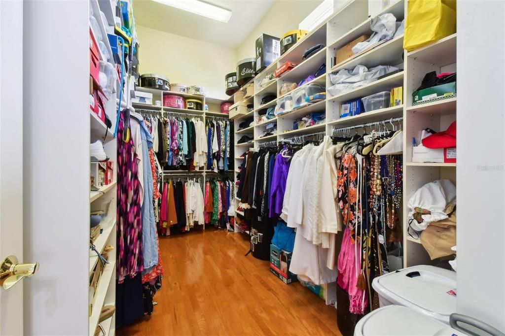 En Venta: $1,150,000 (4 camas, 4 baños, 5047 Pies cuadrados)