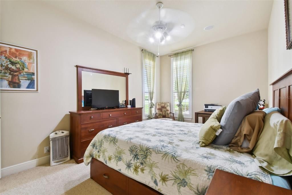 En Venta: $1,150,000 (4 camas, 4 baños, 5047 Pies cuadrados)