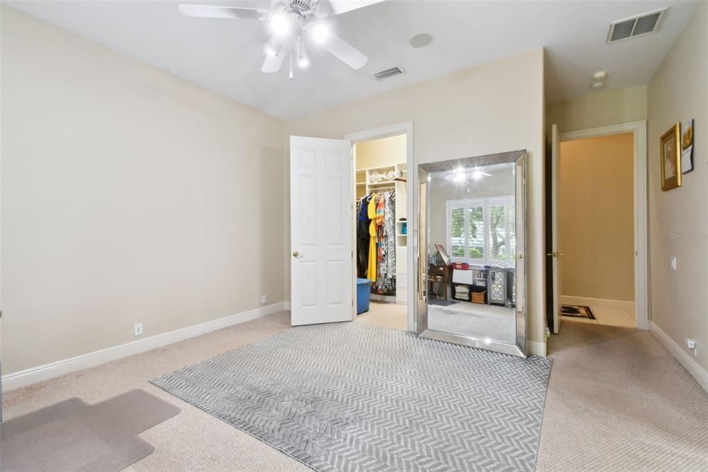 En Venta: $1,150,000 (4 camas, 4 baños, 5047 Pies cuadrados)