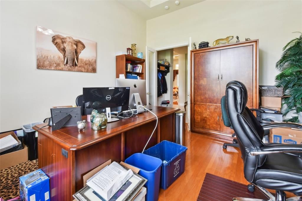 En Venta: $1,150,000 (4 camas, 4 baños, 5047 Pies cuadrados)