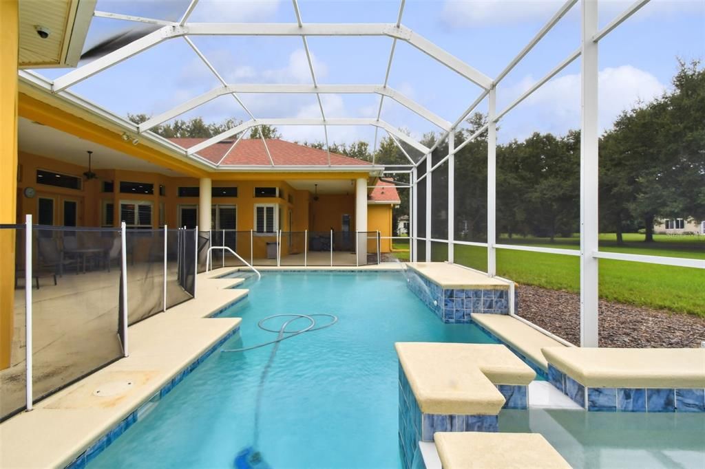 En Venta: $1,150,000 (4 camas, 4 baños, 5047 Pies cuadrados)