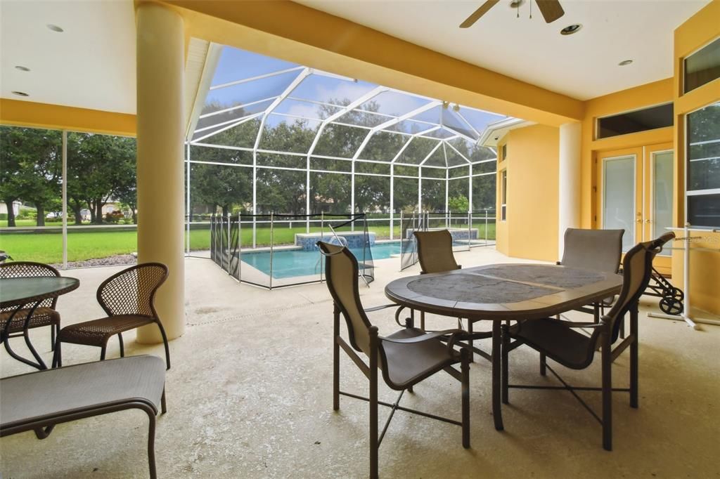 En Venta: $1,150,000 (4 camas, 4 baños, 5047 Pies cuadrados)