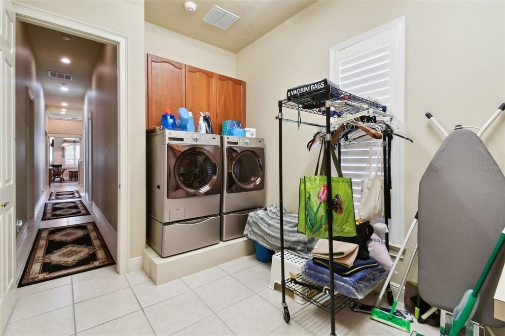 En Venta: $1,150,000 (4 camas, 4 baños, 5047 Pies cuadrados)