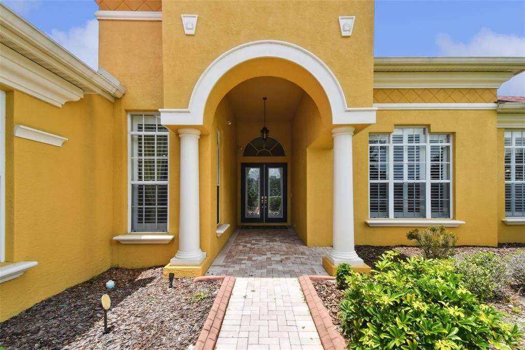 En Venta: $1,150,000 (4 camas, 4 baños, 5047 Pies cuadrados)