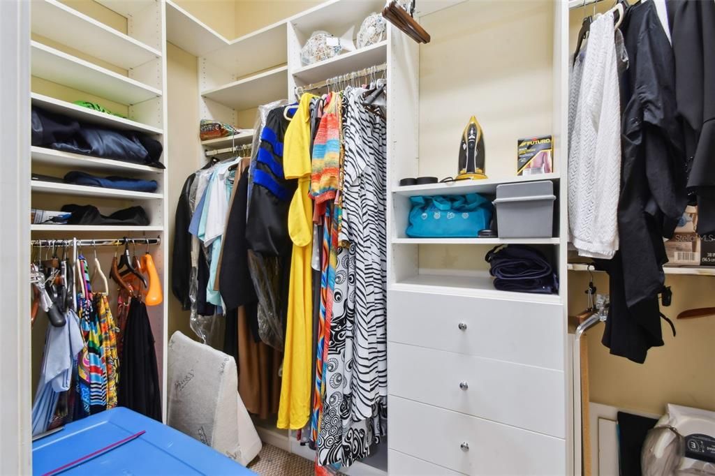 En Venta: $1,150,000 (4 camas, 4 baños, 5047 Pies cuadrados)