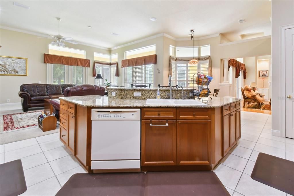 En Venta: $1,150,000 (4 camas, 4 baños, 5047 Pies cuadrados)