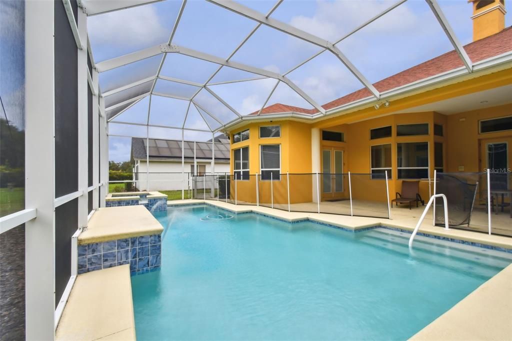 En Venta: $1,150,000 (4 camas, 4 baños, 5047 Pies cuadrados)