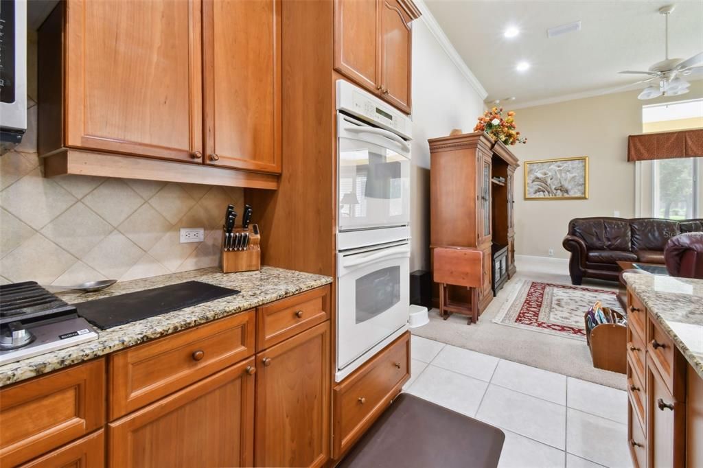 En Venta: $1,150,000 (4 camas, 4 baños, 5047 Pies cuadrados)