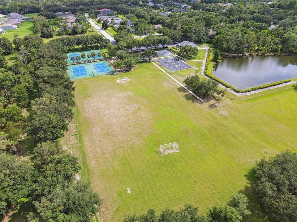 En Venta: $1,150,000 (4 camas, 4 baños, 5047 Pies cuadrados)