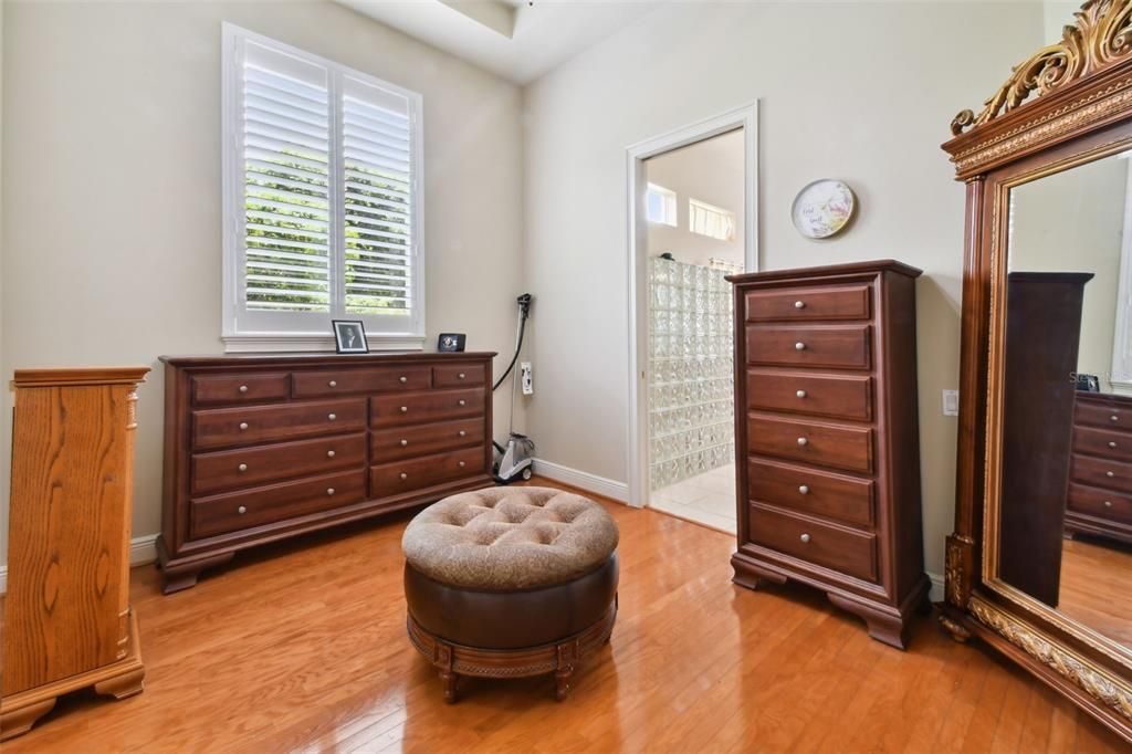 En Venta: $1,150,000 (4 camas, 4 baños, 5047 Pies cuadrados)