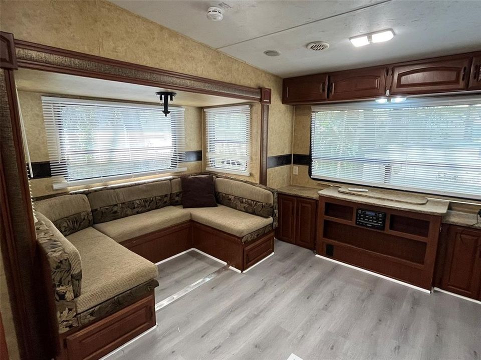 出租: $980 (1 贝兹, 1 浴室, 256 平方英尺)