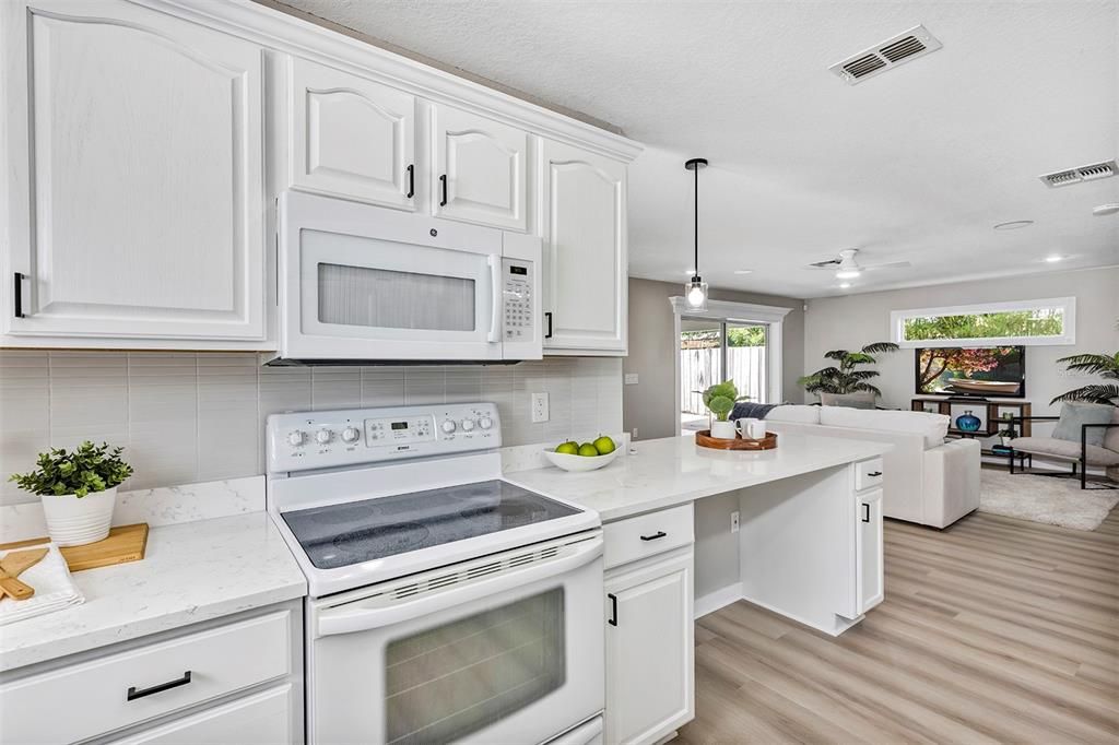 待售: $765,000 (4 贝兹, 2 浴室, 2013 平方英尺)