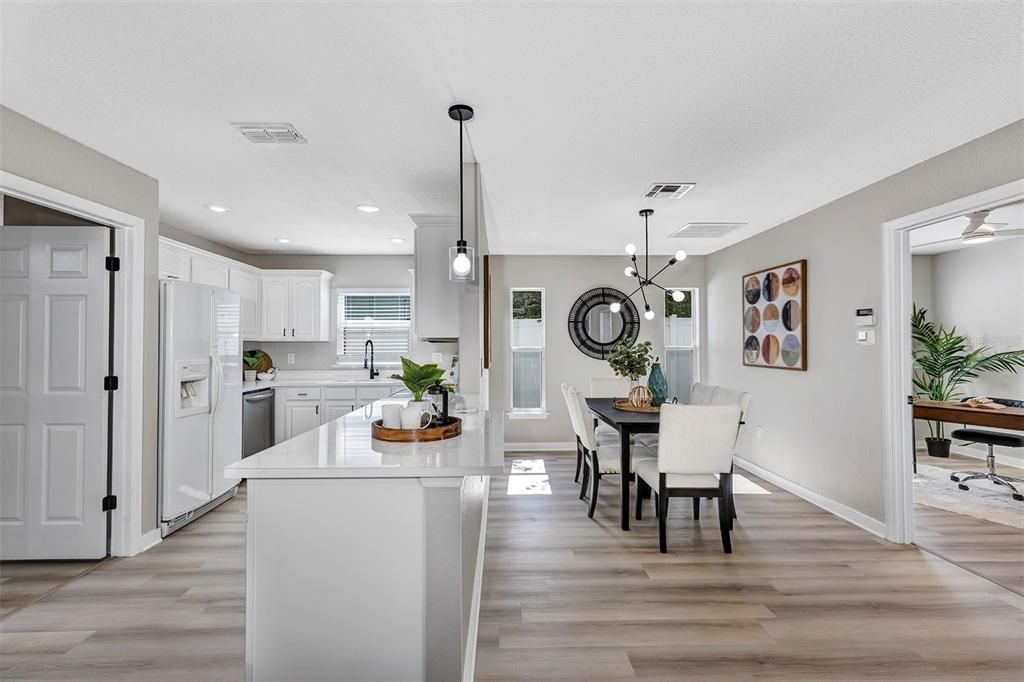 待售: $765,000 (4 贝兹, 2 浴室, 2013 平方英尺)