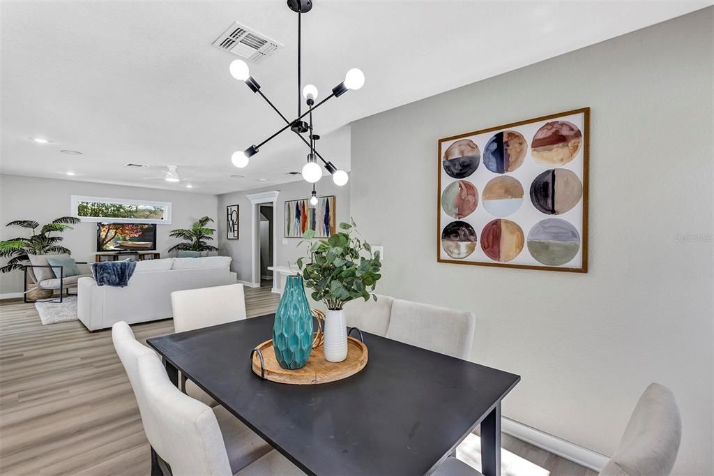 待售: $765,000 (4 贝兹, 2 浴室, 2013 平方英尺)