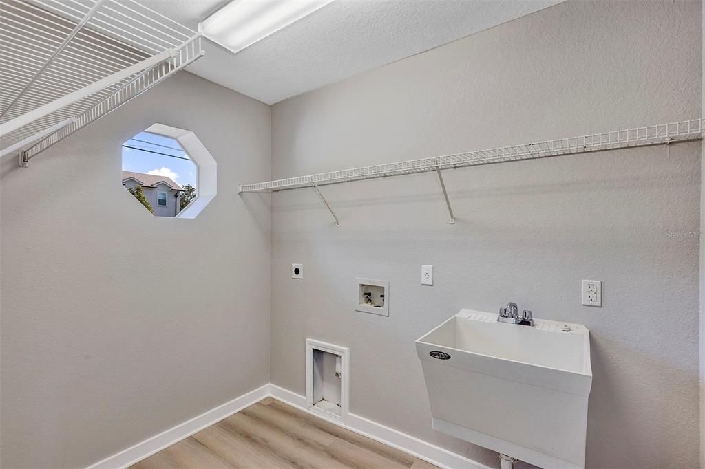 待售: $765,000 (4 贝兹, 2 浴室, 2013 平方英尺)