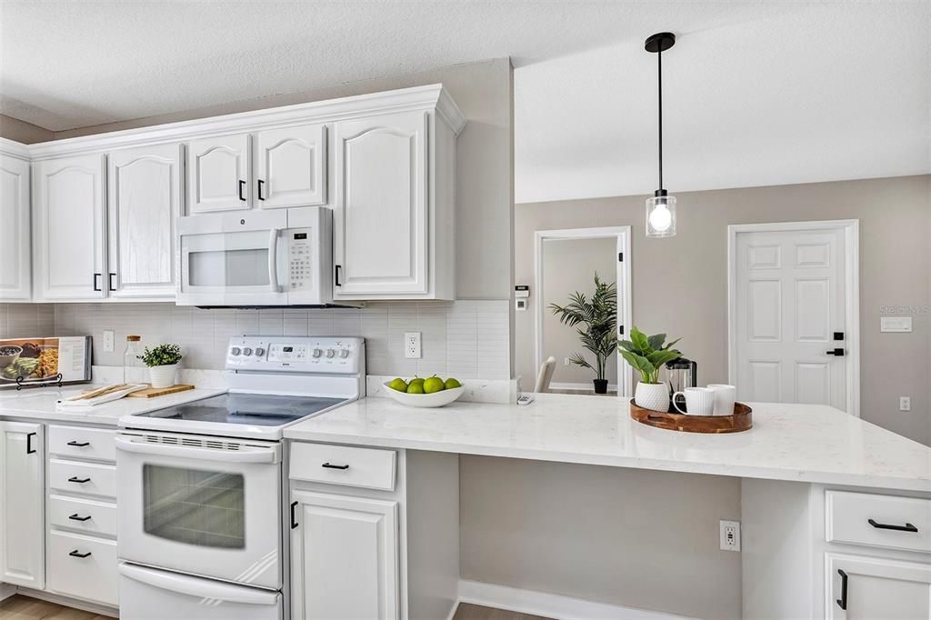 待售: $765,000 (4 贝兹, 2 浴室, 2013 平方英尺)