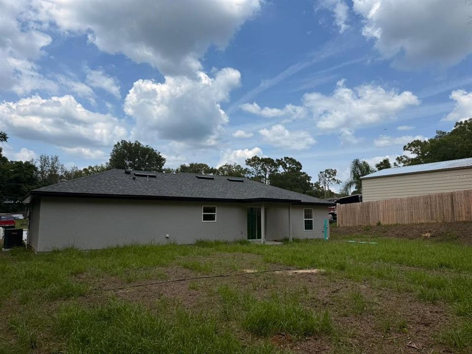 出租: $1,950 (3 贝兹, 2 浴室, 1232 平方英尺)