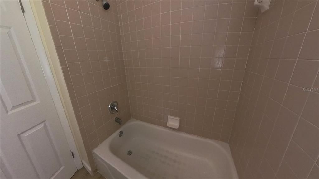 Activo con contrato: $169,900 (2 camas, 1 baños, 520 Pies cuadrados)