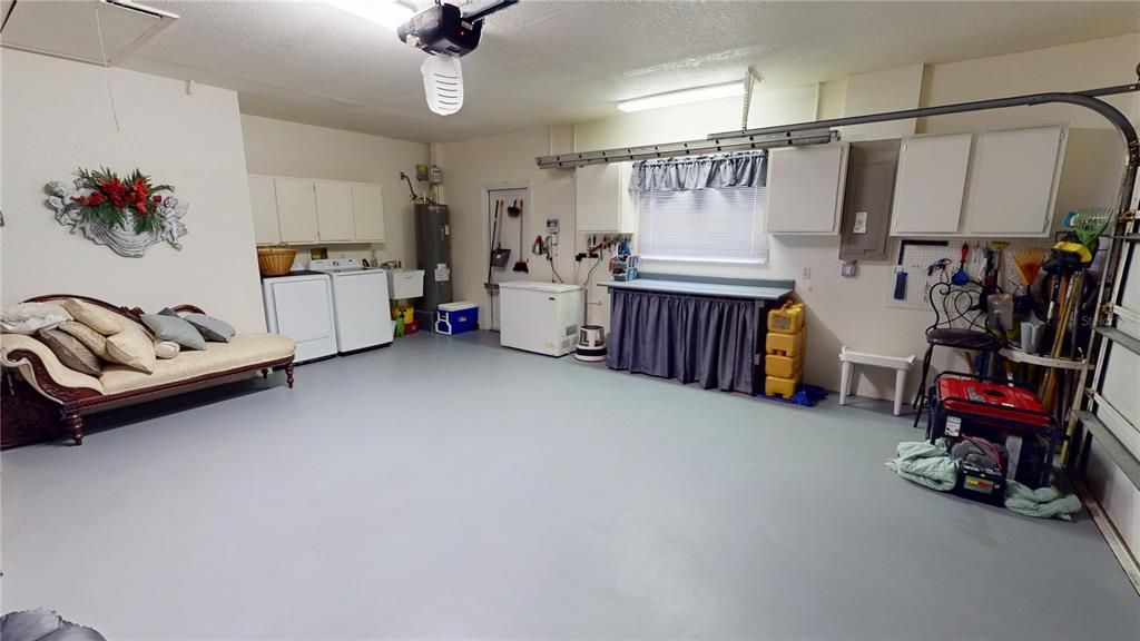 Active With Contract: $366,000 (3 beds, 2 baths, 2009 Square Feet)