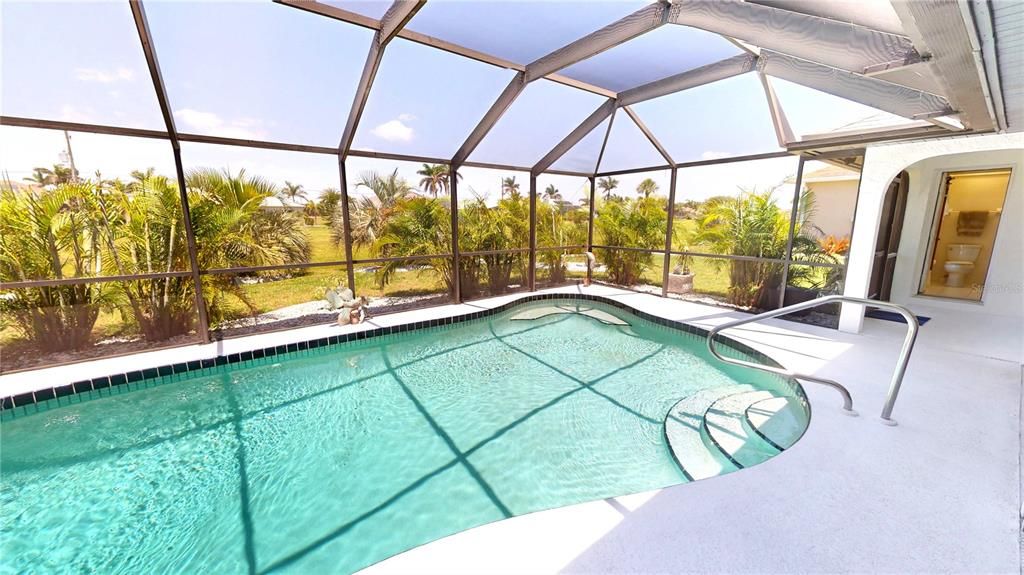 Active With Contract: $366,000 (3 beds, 2 baths, 2009 Square Feet)