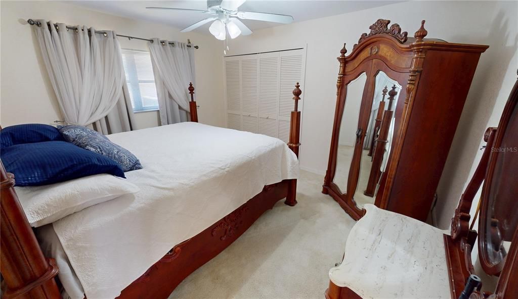 Active With Contract: $366,000 (3 beds, 2 baths, 2009 Square Feet)