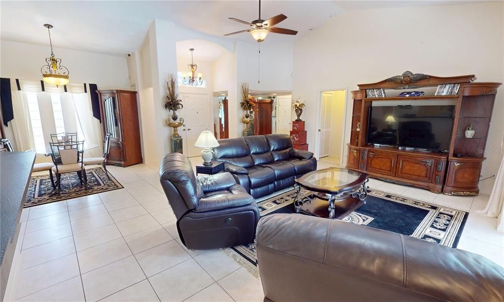 Active With Contract: $366,000 (3 beds, 2 baths, 2009 Square Feet)