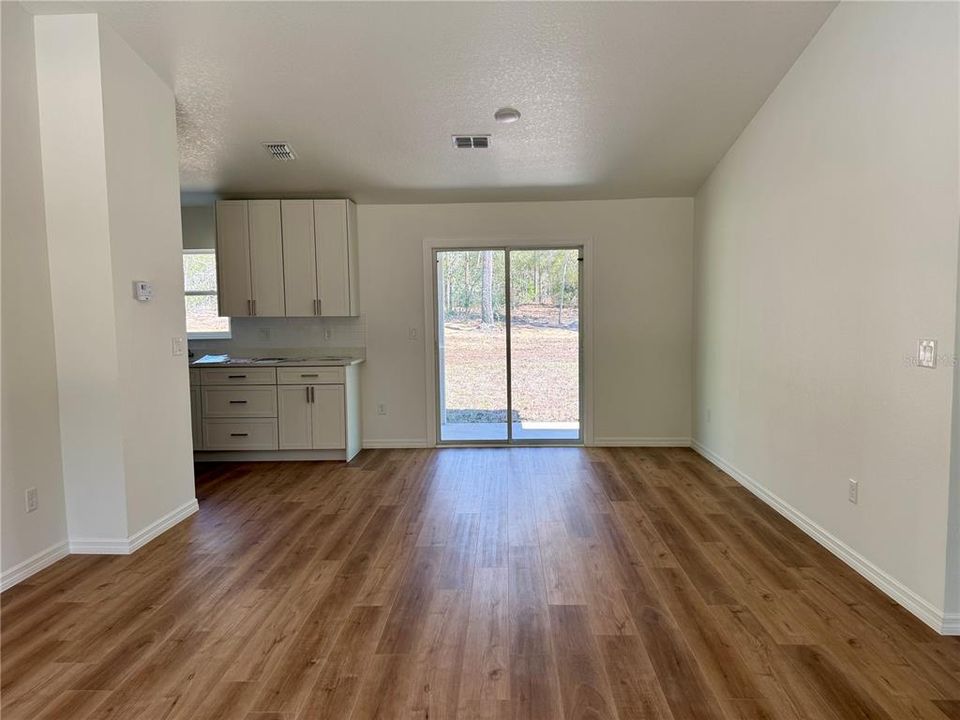 For Rent: $1,850 (3 beds, 2 baths, 1232 Square Feet)
