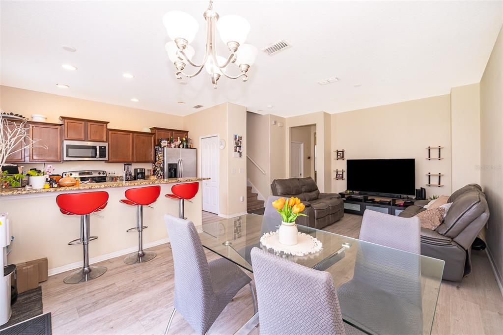 待售: $338,000 (3 贝兹, 2 浴室, 1573 平方英尺)