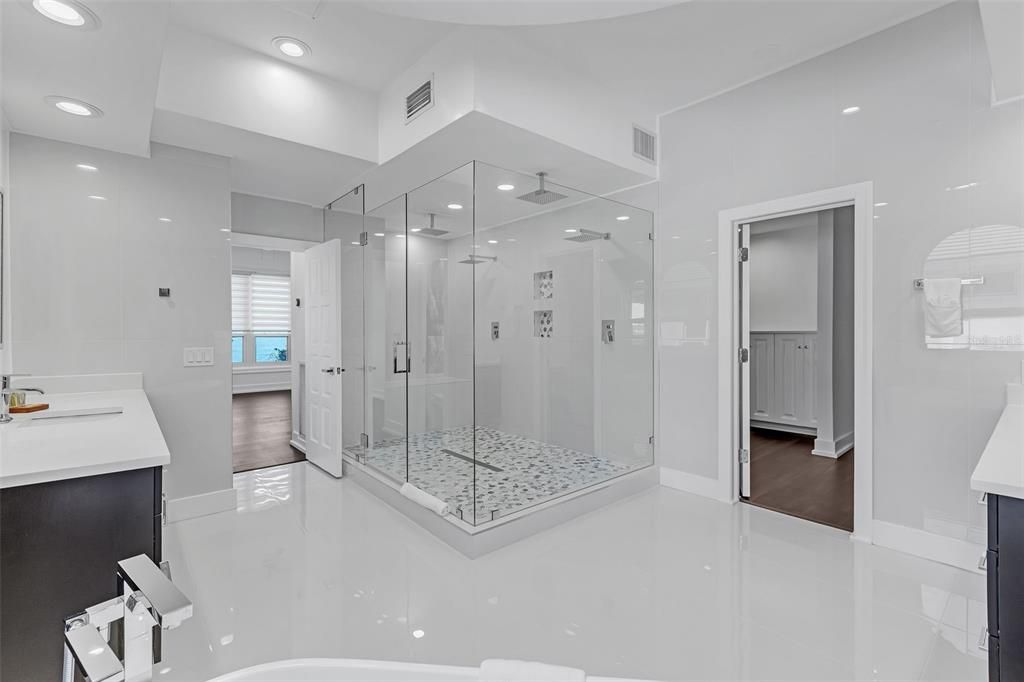 For Sale: $5,555,555 (6 beds, 6 baths, 6840 Square Feet)