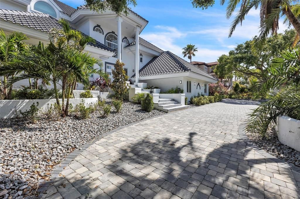 For Sale: $5,555,555 (6 beds, 6 baths, 6840 Square Feet)