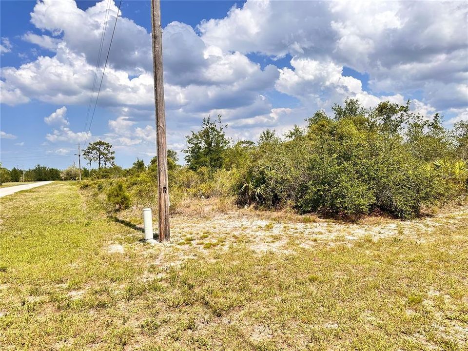 待售: $120,000 (0.99 acres)