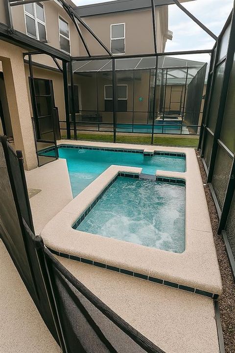 For Sale: $680,000 (5 beds, 5 baths, 2996 Square Feet)