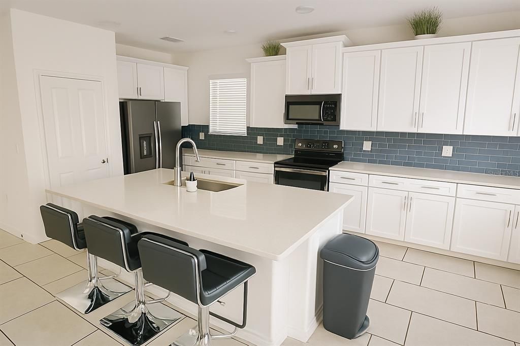 For Sale: $680,000 (5 beds, 5 baths, 2996 Square Feet)