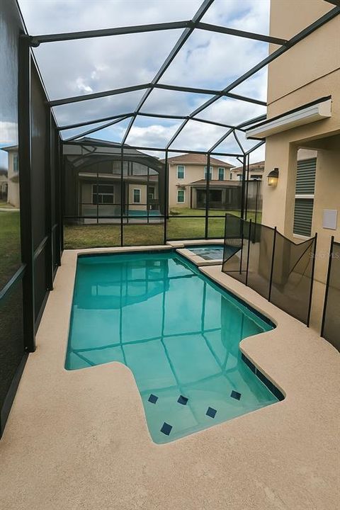 For Sale: $680,000 (5 beds, 5 baths, 2996 Square Feet)