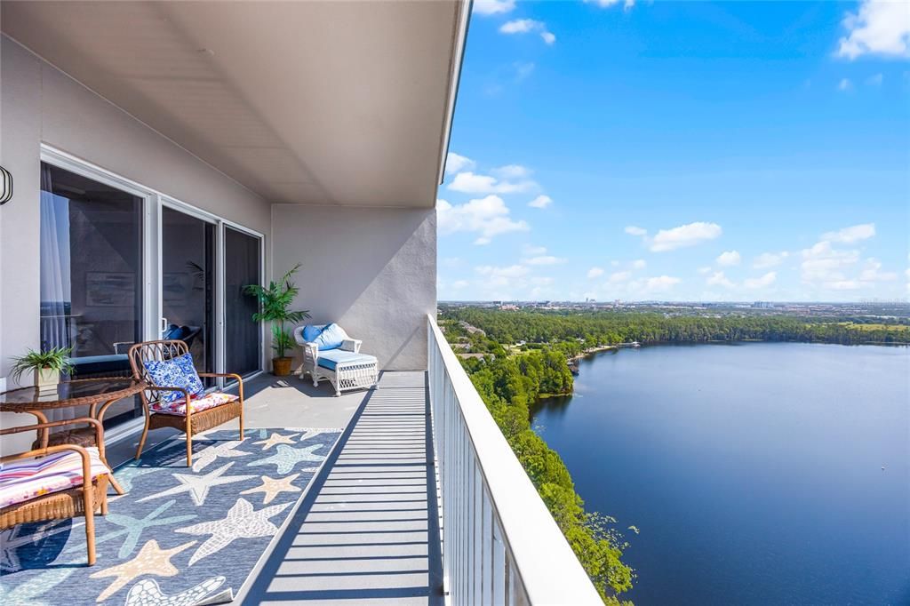 En Venta: $369,000 (2 camas, 2 baños, 1165 Pies cuadrados)